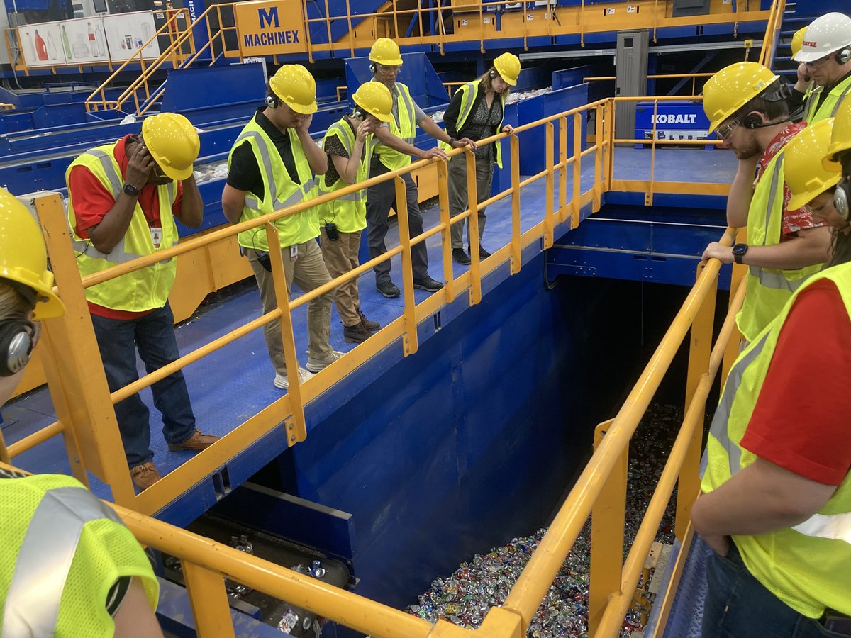 OhioStateFOD's tweet image. Ohio State facilities leaders and the Zero Waste team toured the Rumpke Recycling Center to learn how the university’s recycling materials are sorted, baled, and prepared for transformation into new products.