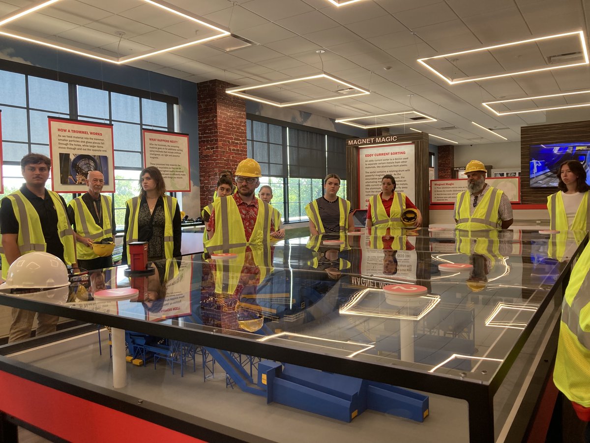 OhioStateFOD's tweet image. Ohio State facilities leaders and the Zero Waste team toured the Rumpke Recycling Center to learn how the university’s recycling materials are sorted, baled, and prepared for transformation into new products.