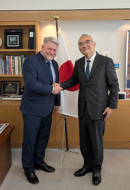 Embassy of Japan in Canada (@japanincanada) on Twitter photo Thank you for stopping by my humble office, <a href="/MPRandyHoback/">Randy Hoback</a>. Your insights have given me a more comprehensive understanding of 🇨🇦's potential. I look forward to getting out of this room and traveling to Saskatchewan with you one day! -Amb. Kanji YAMANOUCHI Thank you for stopping by my humble office, <a href="/MPRandyHoback/">Randy Hoback</a>. Your insights have given me a more comprehensive understanding of 🇨🇦's potential. I look forward to getting out of this room and traveling to Saskatchewan with you one day! -Amb. Kanji YAMANOUCHI