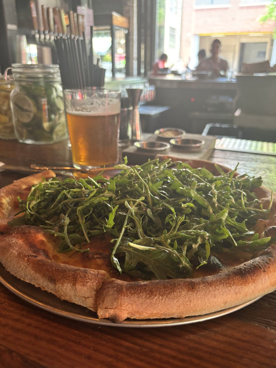 Chicago food tour starts now 🍕 🙌