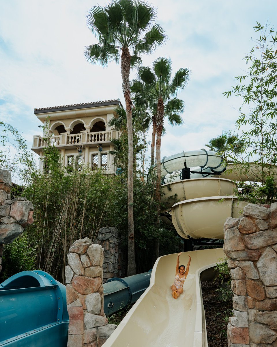 Why choose between thrill and tranquility when you can have both?

@strollinginthesuburbs
#FamilyTravel #FourSeasons