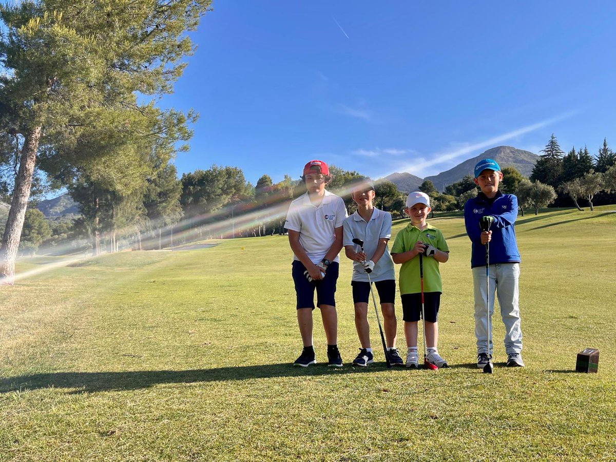 Lauro Golf Resort (@laurogolf) on Twitter photo 10 jugadores de <a href="/lauroacademy/">Lauro Golf Academy</a> <a href="/Vypsavolvo/">Vypsa</a> llevarán con orgullo el logo de su escuela en el próximo Campeonato de España🇪🇸 benjamín, alevín e infantil 2025 <a href="/rfegolf/">rfegolf</a>
Un total de 73 andaluces (creo que los conté a todos) representarán a <a href="/RFGA_Golf/">RFGA - Oficial</a> 25-27 de junio en Cádiz. Vamos!!! 10 jugadores de <a href="/lauroacademy/">Lauro Golf Academy</a> <a href="/Vypsavolvo/">Vypsa</a> llevarán con orgullo el logo de su escuela en el próximo Campeonato de España🇪🇸 benjamín, alevín e infantil 2025 <a href="/rfegolf/">rfegolf</a>
Un total de 73 andaluces (creo que los conté a todos) representarán a <a href="/RFGA_Golf/">RFGA - Oficial</a> 25-27 de junio en Cádiz. Vamos!!!