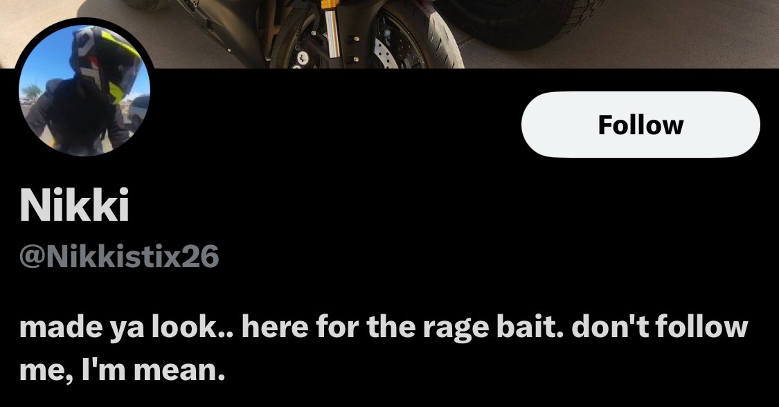 Calmsine22's tweet photo. This retard also got blocked because he’s just a rage baiting troll. He did move the goal post because he was talking about something that had nothing to do with what I was talking about. Nobody is saying to keep the fucking cartels/gangs here. I want them to get deported too. What I’m defending is due process and the fact that they’re not just deporting criminals. They’re deporting people who have nothing to do with violent crime.