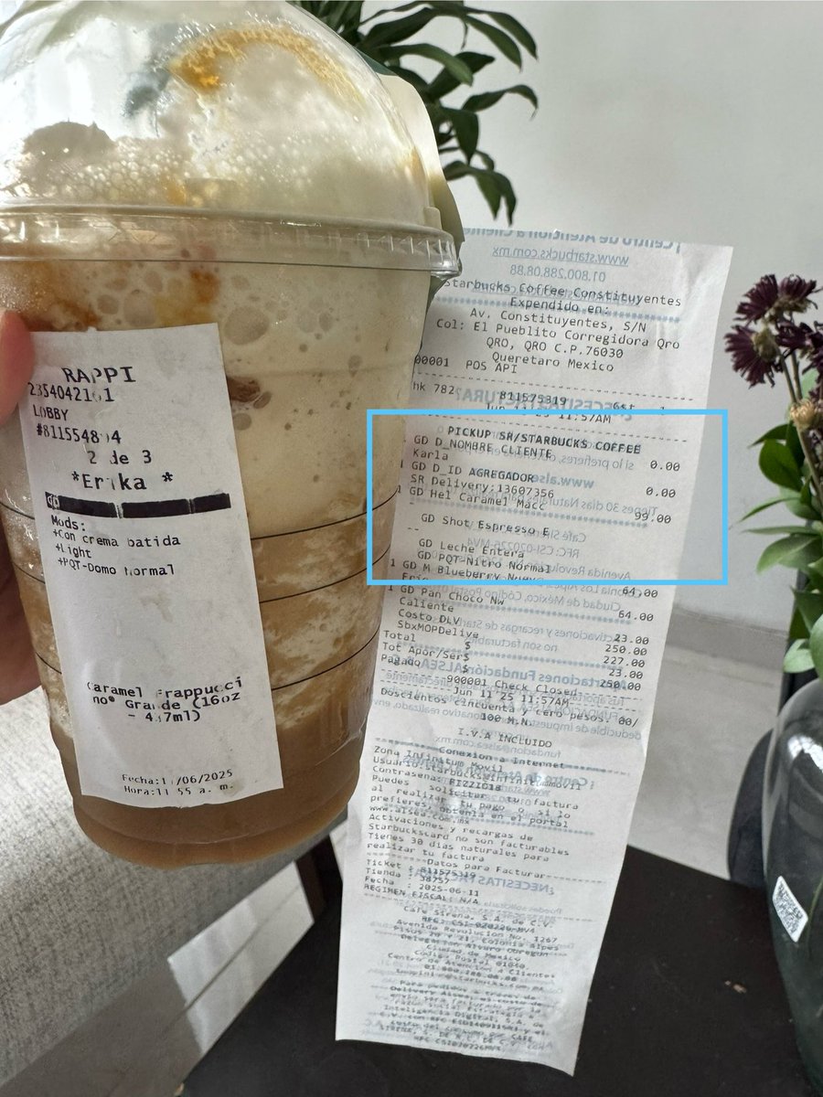 karla_m77's tweet photo. @StarbucksMex hola! Hice un pedido por la app de Starbucks y me llegó mal :( 
Pedí un helado Caramel Macc y me llegó un frappe para Erika ¿me pueden ayudar? Hay alguna forma de hacer algo? Gracias! https://t.co/lO09J2XyY5