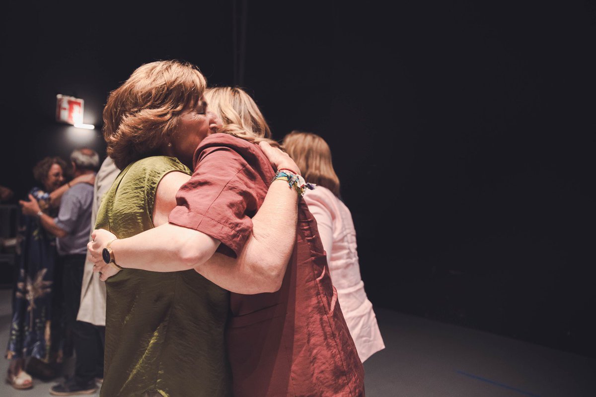 Los centros de educación para personas adultas son más que formación. Son punto de encuentro, de convivencia, de comunidad. Y su papel en el medio rural es absolutamente imprescindible. Gracias a docentes y alumnado.

Hoy en el 40 aniversario del #CPEPAFuentesdeEbro en El Burgo