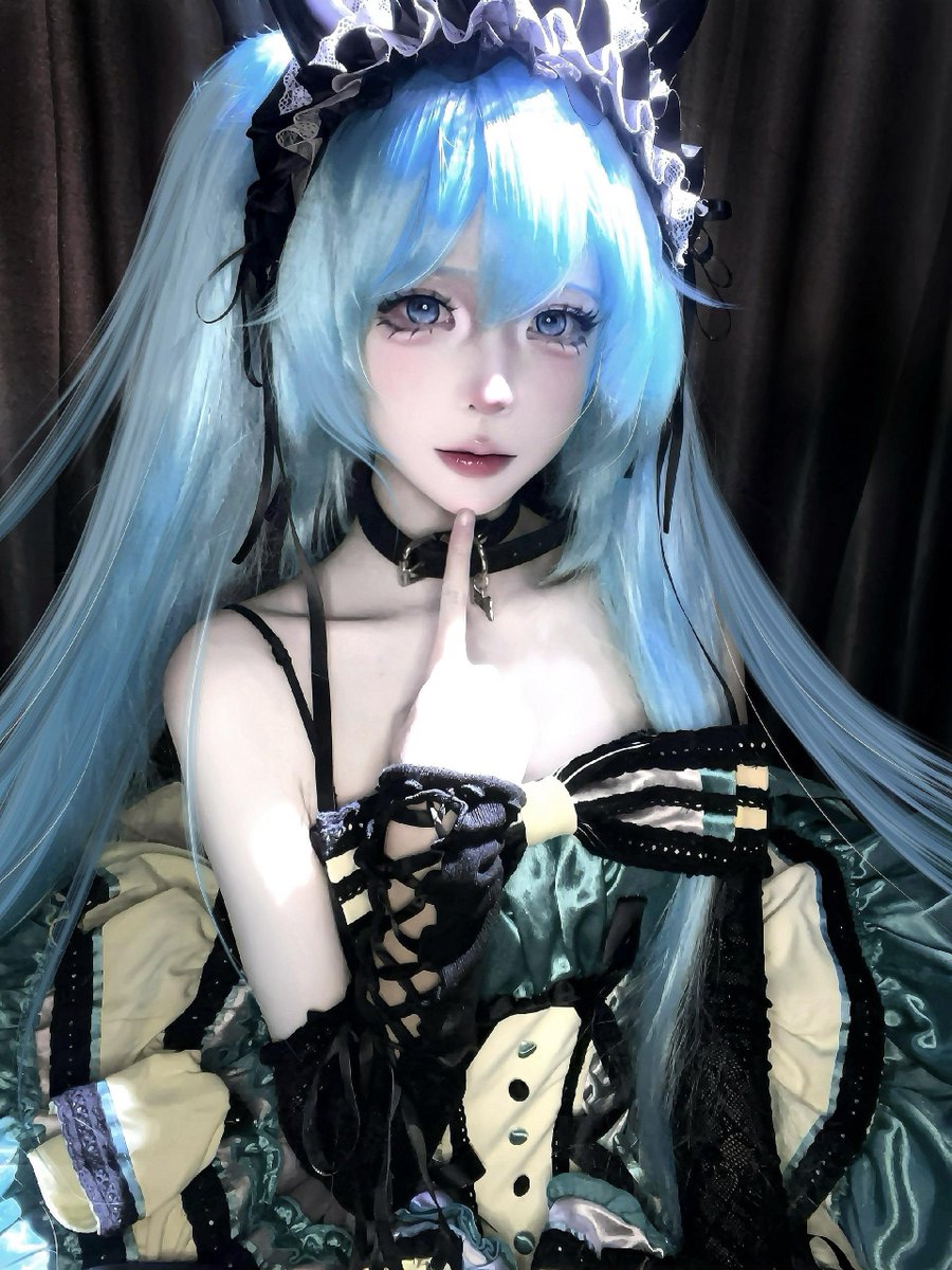 Cosplay Hatsune Miku... 🩵💦✨ Cre: 小另鼠 #cosplayer #cosplay #HatsuneMiku #Miku #初音未来 #MikuRoyalHighnessprincesse #art #beautiful