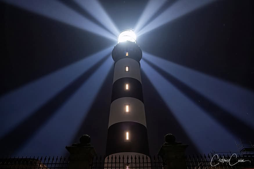 cain_cedric's tweet image. Le phare du Créac&apos;h et ses huit faisceaux.
#toutcommenceenfinistère #pennarbed #ouessant #iledouessant  #creachlighthouse #creach #phare #phareducreach #iroise #lumieresdouessant #cedriccain #bretagne #letelegramme #ouestfrance #magnifiquebretagne