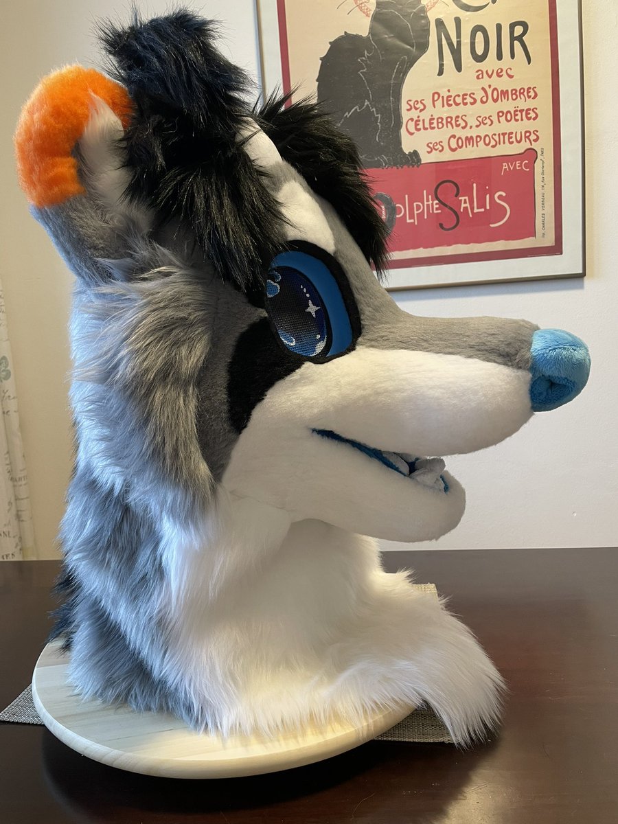 Littleblublu's tweet photo. Fursuit head for my dear friend sadstrawberryart that I finished few months ago https://t.co/zZFQl5sHlT
