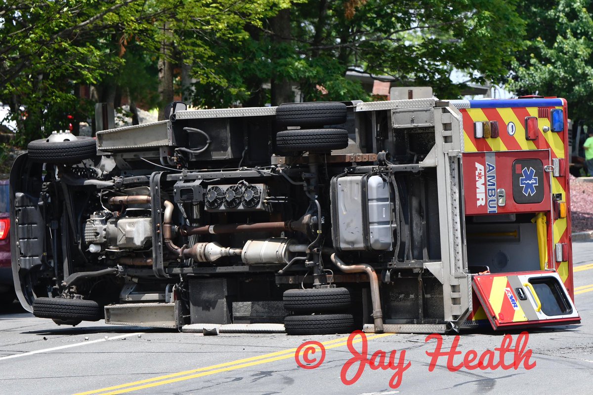Jay L Heath (@jayheath188) on Twitter photo Manchester NH 1200 hrs. Back to Back Pin Jobs. First at Tarrytown Rd ambulance flipped over. Second MVA Valley & Jewett Street involving MPD cruiser. Both occupants trapped in car. <a href="/ManchesterFD/">Manchester Fire Dept</a> <a href="/WMUR9/">WMUR TV</a> <a href="/UnionLeader/">UnionLeader.com</a> <a href="/ConMonitorNews/">Concord Monitor News</a> Manchester NH 1200 hrs. Back to Back Pin Jobs. First at Tarrytown Rd ambulance flipped over. Second MVA Valley & Jewett Street involving MPD cruiser. Both occupants trapped in car. <a href="/ManchesterFD/">Manchester Fire Dept</a> <a href="/WMUR9/">WMUR TV</a> <a href="/UnionLeader/">UnionLeader.com</a> <a href="/ConMonitorNews/">Concord Monitor News</a>