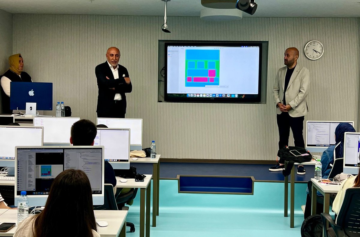itokurumsal's tweet photo. SoftITo Yazılım-Bilişim Akademisi’nde 3. Dönem Mobile App Developer ve Backend-2 Developer online eğitimlerini başarıyla tamamlayarak ilk 24’e giren 48 öğrenci, yüz yüze eğitimlerine başladı.

Eğitimlerin ilk gününde, İstanbul Ticaret Odası Yönetim Kurulu Üyesi ve SoftITo Proje Yürütücüsü Murat Hazıroğlu ile İTO Yönetim Kurulu Sayman Üyesi Yakup Köç öğrencilerle bir araya gelerek, tebriklerini ve yeni dönem için başarı dileklerini iletti.