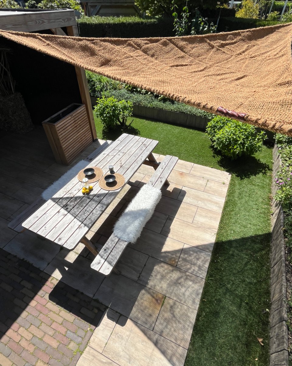 Haal de vakantiesfeer naar je eigen tuin.

Met dit duurzame schaduwdoek van 100% kokosvezel creëer je moeiteloos een Mediterrane sfeer in jouw tuin.

zurl.co/SCF6b