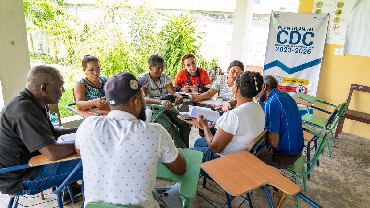 Los Comités de Desarrollo Comunitario son espacios donde líderes locales y nosotros, como empresa, trabajamos de la manos por el bienestar de sus comunidades. Conoce esta iniciativa de participación, aquí:

🔗 puebloviejolugardevalor.com/comites-de-des…

#DesarrolloComunitario #BarrickPuebloViejo