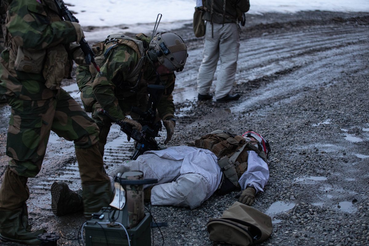 AL National Guard (@alabamang) on Twitter photo ๐๐ฆ๐๐ซ๐ข๐๐๐ง ๐๐ง๐ ๐๐จ๐ซ๐ฐ๐๐ ๐ข๐๐ง ๐๐จ๐ฅ๐๐ข๐๐ซ๐ฌ ๐๐ฅ๐๐ฒ ๐๐ข๐๐ ๐๐ง๐ ๐๐๐๐ค ๐๐
The exercises included a real-world game of cat and mouse where Norwegian Soldiers launched an RQ-20 Puma to hunt a team composed of 20th SFG and Norwegian Home Guard Soldiers ๐๐ฆ๐๐ซ๐ข๐๐๐ง ๐๐ง๐ ๐๐จ๐ซ๐ฐ๐๐ ๐ข๐๐ง ๐๐จ๐ฅ๐๐ข๐๐ซ๐ฌ ๐๐ฅ๐๐ฒ ๐๐ข๐๐ ๐๐ง๐ ๐๐๐๐ค ๐๐
The exercises included a real-world game of cat and mouse where Norwegian Soldiers launched an RQ-20 Puma to hunt a team composed of 20th SFG and Norwegian Home Guard Soldiers