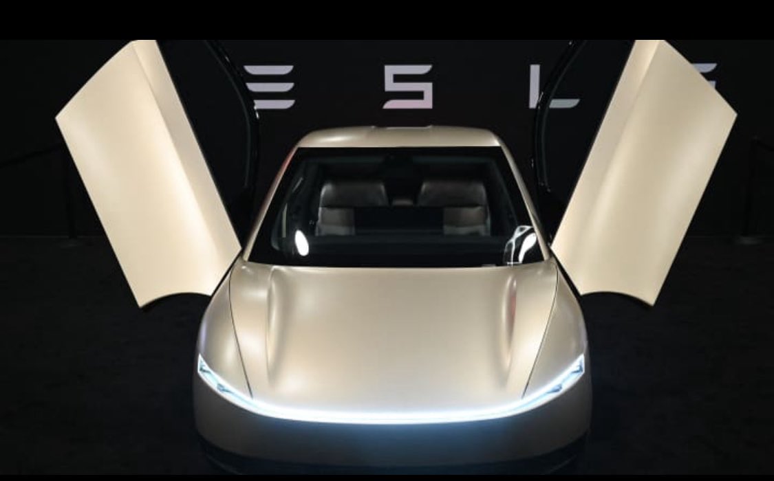 spicydialogue's tweet image. Tesla Cybercab, set to launch on June 22. Great day. If it were Houston it could pick someone up for their birthday.  @elonmusk