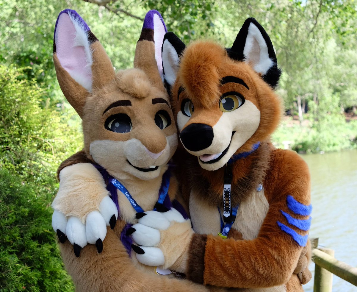 Who says foxes and bunnies can't be friends? Tranquil little scene with <a href="/bunzelbun/">Bunzel</a>

Didn't even try to eat him once... Promise :3

📸 And suitmaker: <a href="/GoFurItstudios/">Go Fur It</a>