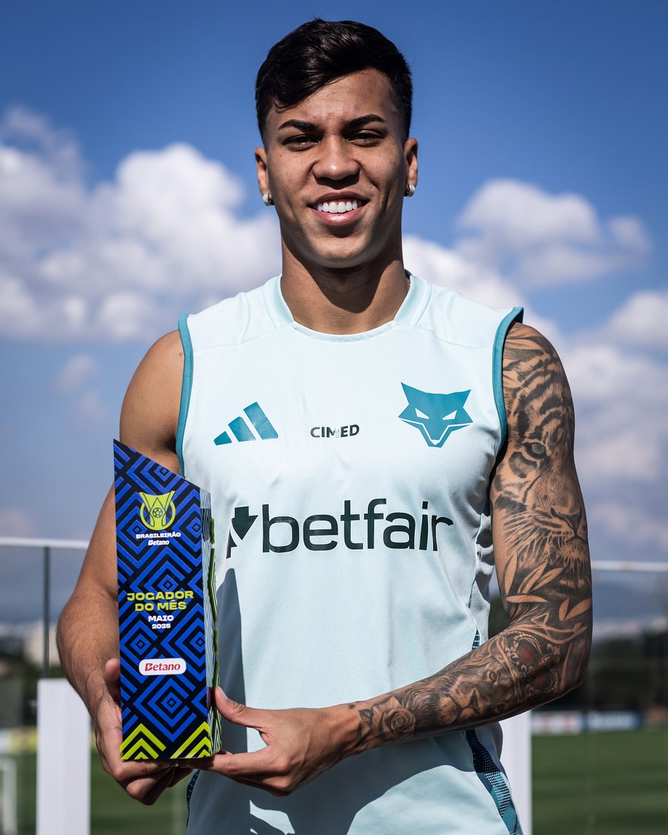 𝐊𝐫𝐚𝐪𝐮𝐞 𝐝𝐨 𝐦𝐞̂𝐬 𝐝𝐞 𝐦𝐚𝐢𝐨! 👏

Com 3 gols e 1 assistência em 4 jogos, 𝐊aio Jorge foi eleito o Jogador do Mês do Brasileirão!

Parabéns e vamos por mais, KJ! 💪

📸 <a href="/ggaleixo/">Gustavo Aleixo</a>