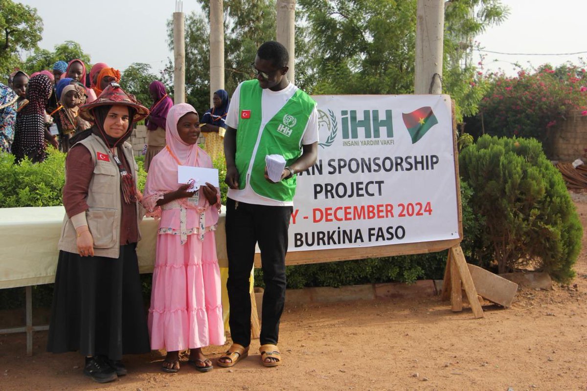 نواصل توزيع كفالات الأيتام الذين ندعمهم في بوركينا فاسو 🇧🇫

قيمة كفالة اليتيم: 800 ليرة تركية

يمكنكم التبرع ايضاً عبر الإنترنت: ihh.org.tr/ar/bagis/yetim