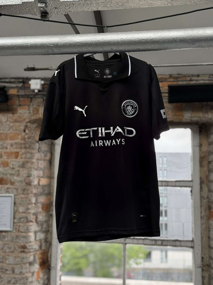 #ManCity’s 25/26 away kit. 🖤

📸 <a href="/FanzoneTbmir/">Fanzonetbmir</a>