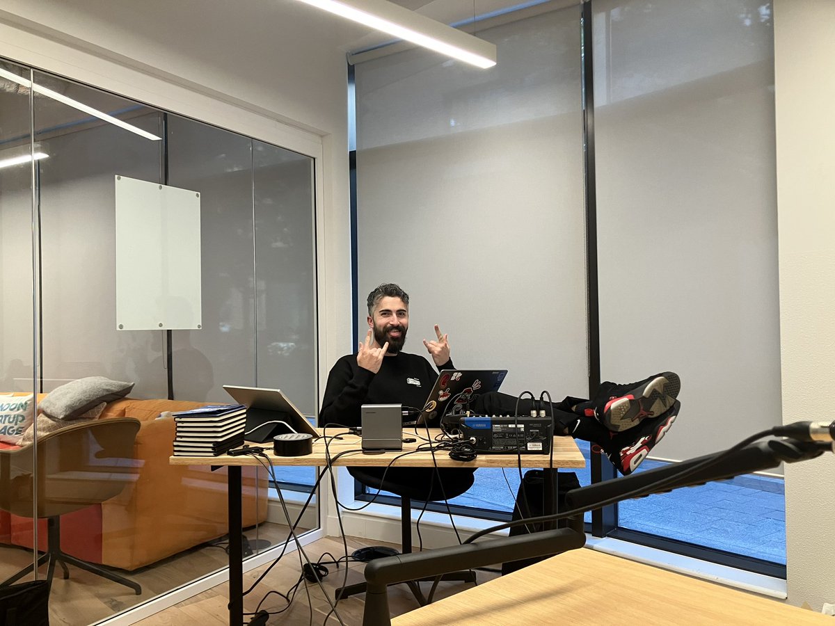 infratheo's tweet photo. london startup village vibes https://t.co/OZlvuwSeBj