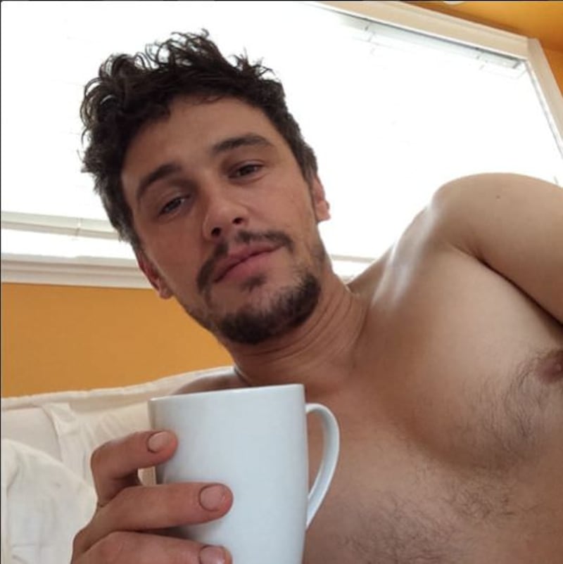 FhnryNr's tweet image. Am I #dayddee #Daev 🧐 #handthatbutterbum 🐄🧋🥄💰 #howyabae 🪩😛 #Huntery 🏹 I love u Frank, @dumb_dog ++intermedz 👓🪥