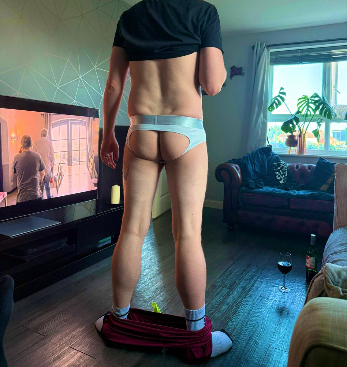 Friend asked to see what pants I’m wearing today. Who am I to say no? <a href="/MollyandTommy1/">Molly and Tommy</a> #gaybristol