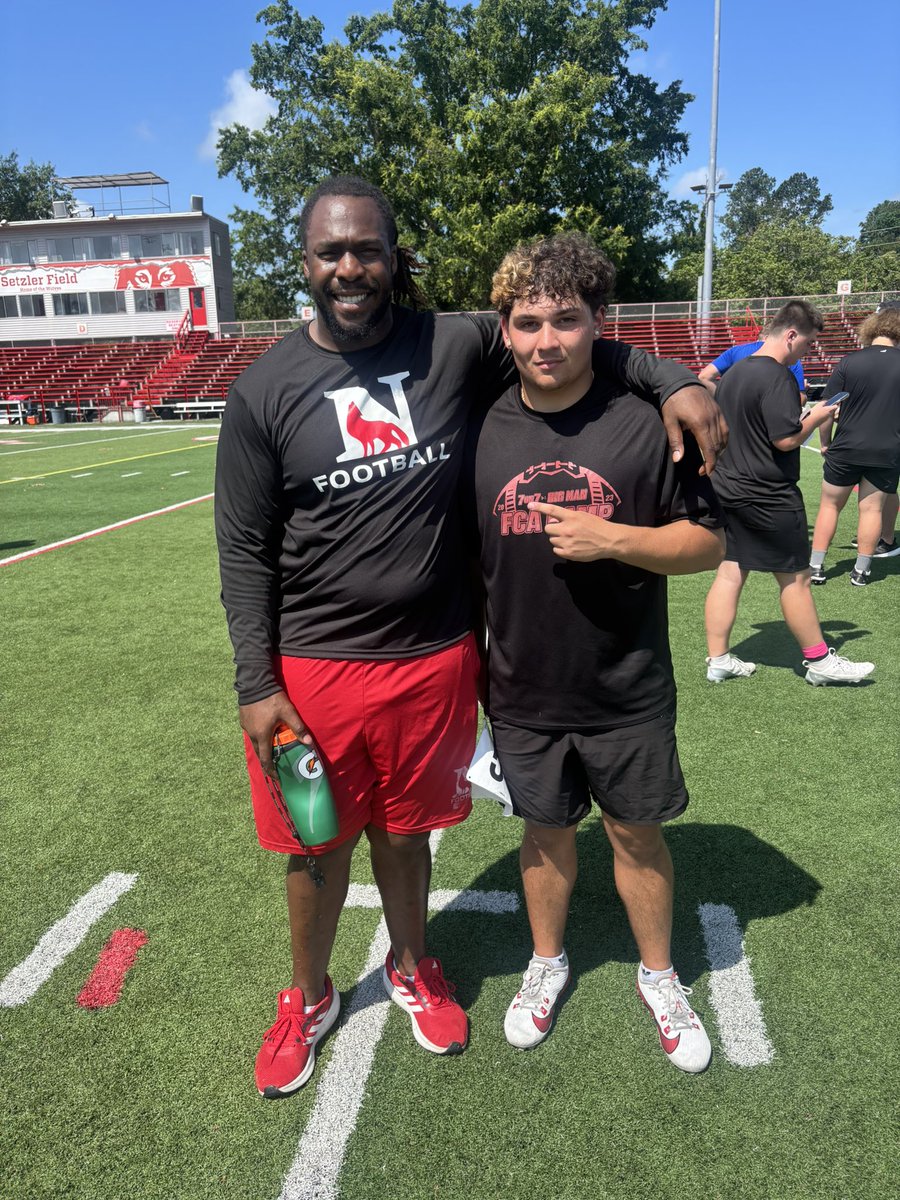 Another great day at <a href="/Newberry_FB/">Newberry College Football</a>, Thank you <a href="/CoachJuwanMoye/">Juwan Moye</a> lots of good feedback today!

<a href="/NafoFalconsFB/">NAFO_Football</a> <a href="/Jake_Bentley_/">Jake Bentley</a>