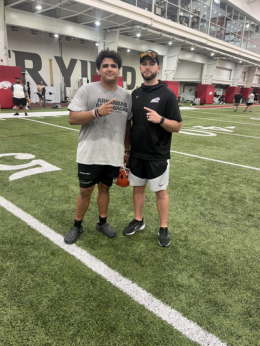 StevieBuendia2's tweet photo. Had a great time at the Arkansas D-line camp today! Had a great talk with @CoachDekeAdams and @CoachTCurts aswell. @KoachV @CoachBrooks22 @blockdown62 #jfnd https://t.co/42EeobiqHw