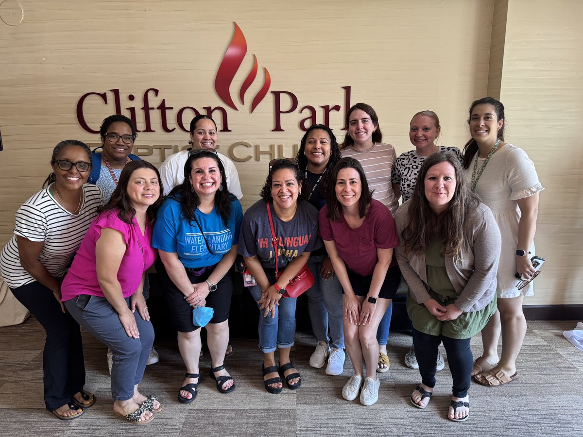 JacksonRdCSL's tweet image. Thanks to Clifton Park Baptist Church for hosting us today at their Hub (and putting us to work!) 💪@velasquez_mcps @JacksonRoadAP @CSconnect_MCPS