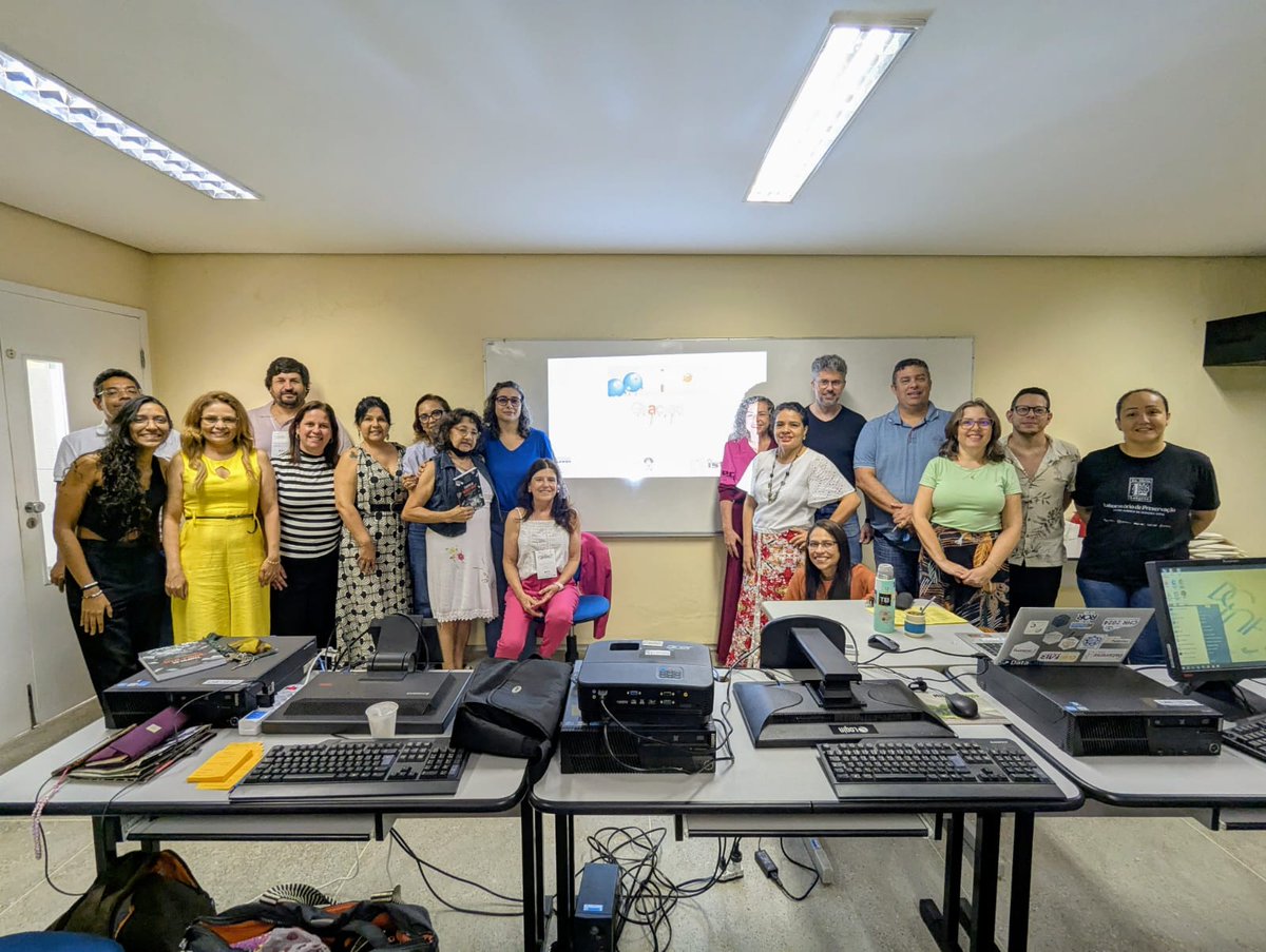 📢 La directora de la iniciativa Liblink de <a href="/comunidad_istec/">ISTEC</a>, Marisa De Giusti <a href="/unlp/">UNLP</a> coordinó taller “Preservação de repositórios digitais" en SINPRED 2025 - Brasil.

+info: istec.org/category/gener…

Organizan: <a href="/Rede_Cariniana/">Rede Cariniana</a> <a href="/IBICTbr/">Ibict</a> <a href="/gov_mcti/">Ministério da Ciência, Tecnologia e Inovação</a> 
 
#PreservaciónDigital