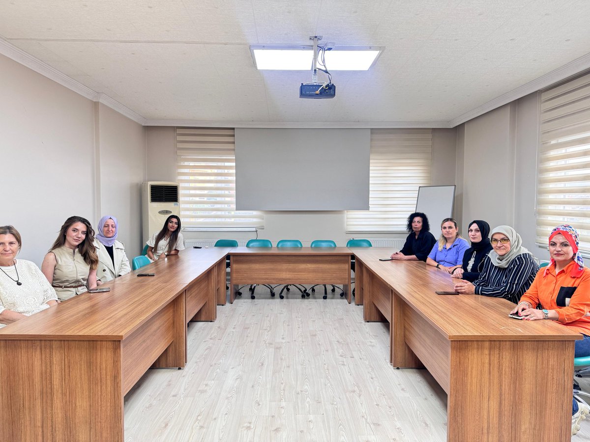 📍Ak Parti Nilüfer İlçe Kadın Kolları Haftalık Olağan Yönetim Kurulu Toplantımızı; Anzelha Nazlı Tan Başkanlığında,İl Koordinatörlerimizin Katılımlarıyla Gerçekleştirdik.

✏️ Toplantımız Hayırlara Vesile Olsun.
#akkadınnilüfer 
#akkadınbursa