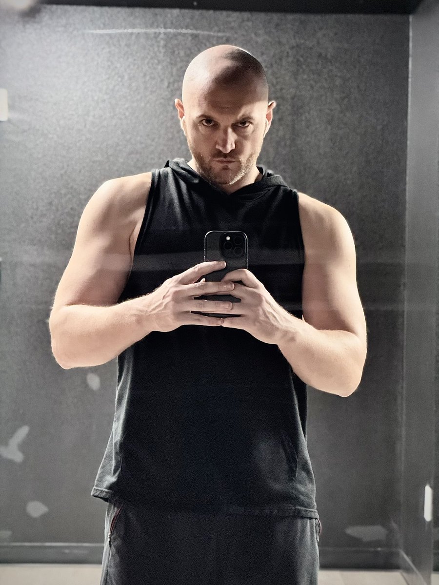 Today on my 36th birthday I have decided to become the bald, rage-baiting, tank top wearing league of legends streamer that I was born to be. Twitch.tv/sardaco