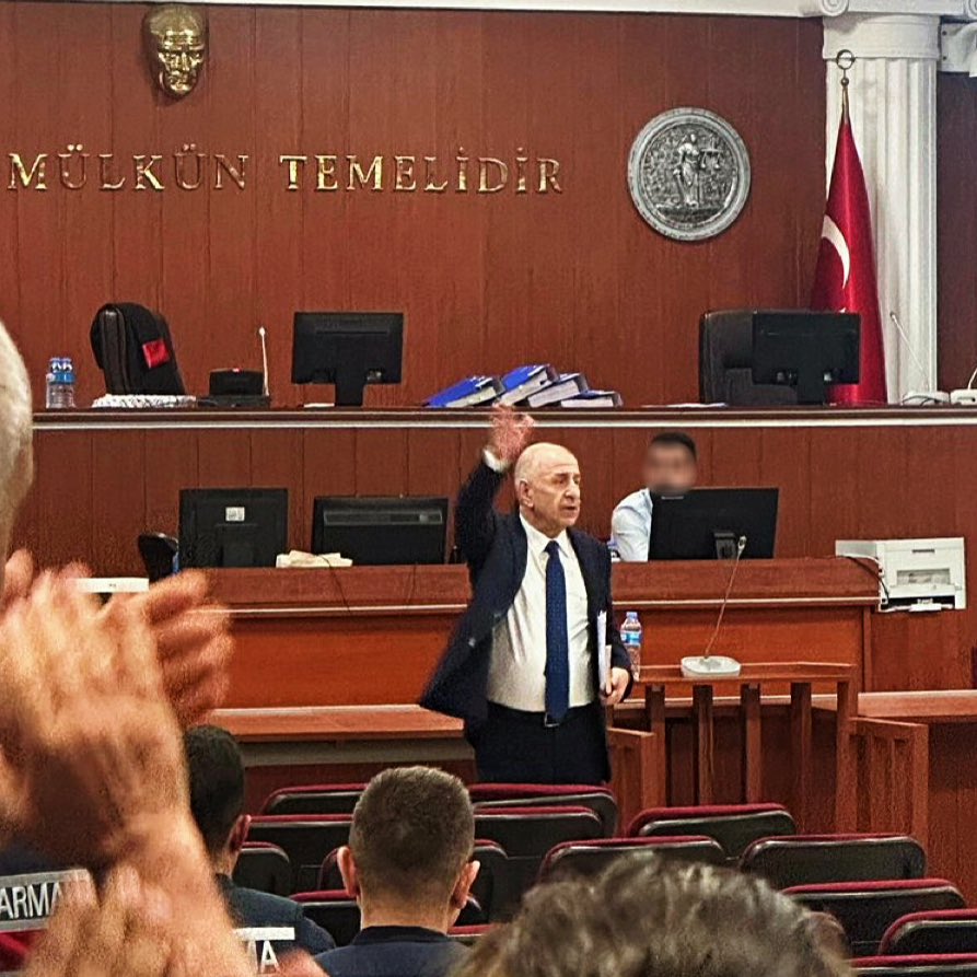 Tarih, korkakları değil; aldığı %2.59 oyla Türklük mücadelesi veren 64 yaşındaki Ümit Özdağ’ı yazacak.