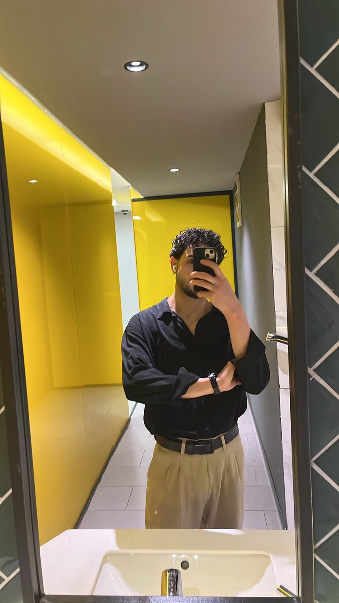 Allah’tan siyah gömleğim var.