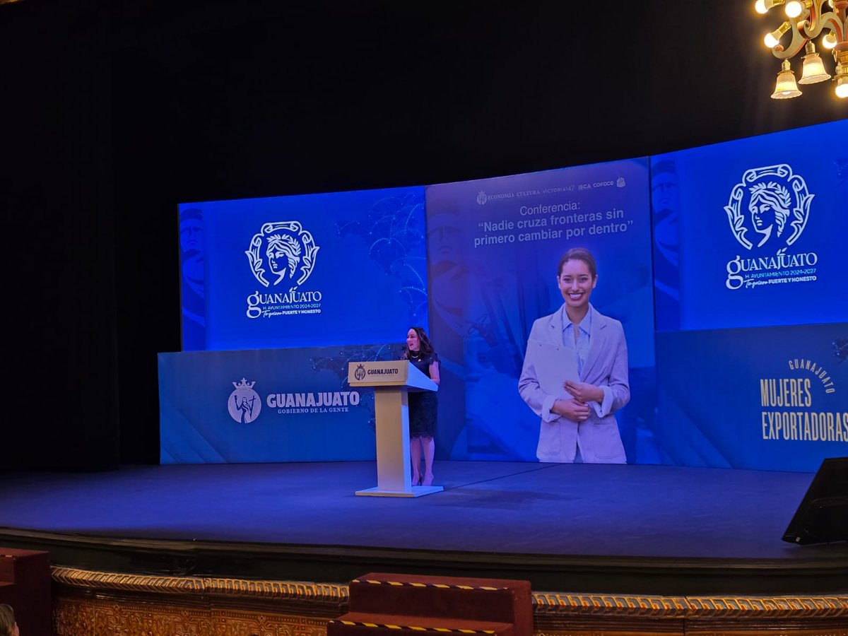 COFOCE's tweet photo. ✨En #COFOCE reafirmamos nuestro compromiso de seguir uniendo esfuerzos para que más mujeres lleguen al mundo de la exportación.
Estuvimos presentes en el arranque del Curso Mujeres Exportadoras, acompañando a la Secretaria de Economía, @CristinaVsenor. 🤩
#MujeresExportadoras https://t.co/ShRxOqBZnI