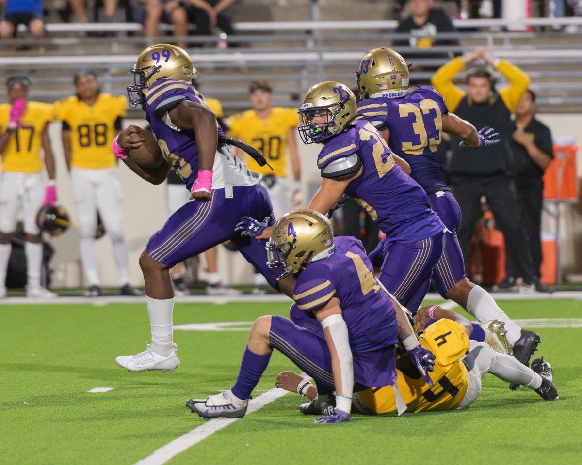 DRC Sports (@sports_drc) on Twitter photo Denton High defensive lineman Braylon Young announced Wednesday his commitment to play college football at Texas State.
<a href="/1_Braylon_Young/">Braylon Young</a> is set to be one of the Broncos' top players this fall coming off of a standout junior season.
Story: dentonrc.com/sports/high_sc… Denton High defensive lineman Braylon Young announced Wednesday his commitment to play college football at Texas State.
<a href="/1_Braylon_Young/">Braylon Young</a> is set to be one of the Broncos' top players this fall coming off of a standout junior season.
Story: dentonrc.com/sports/high_sc…