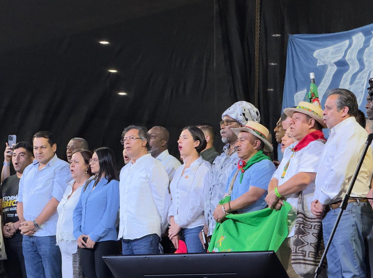 Agencia de Renovación del Territorio (@renovacionco) on Twitter photo #laconsultaesdemocracia Desde Cali los territorios #PDET junto al Director de la ART <a href="/Rauldelgado58/">Raul Delgado</a> acompañan la gran movilización por la vida, la paz y la democracia en apoyo a la #ConsultaPopular liderada por nuestro presidente <a href="/petrogustavo/">Gustavo Petro</a> #laconsultaesdemocracia Desde Cali los territorios #PDET junto al Director de la ART <a href="/Rauldelgado58/">Raul Delgado</a> acompañan la gran movilización por la vida, la paz y la democracia en apoyo a la #ConsultaPopular liderada por nuestro presidente <a href="/petrogustavo/">Gustavo Petro</a>