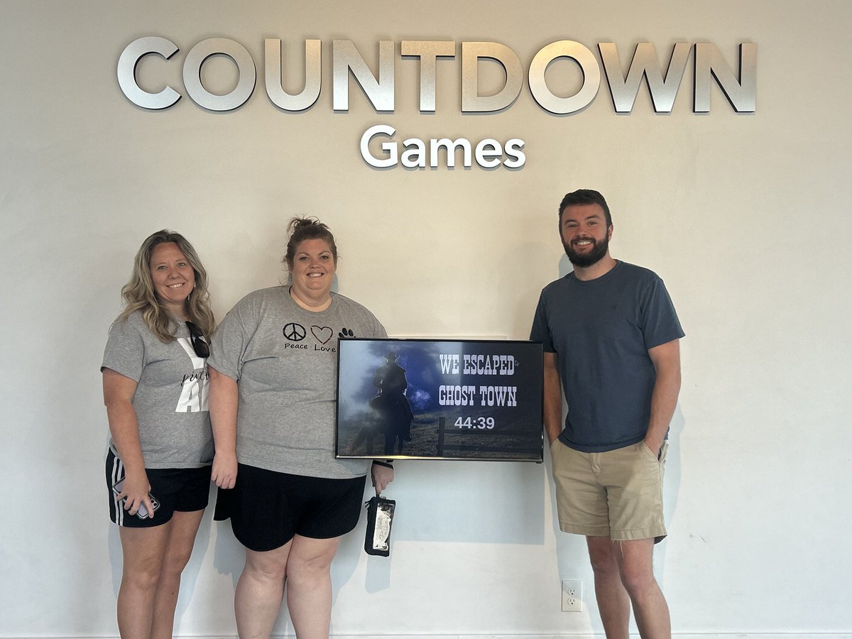 klmyates's tweet image. Perhaps the best thing about @KyCharge are the connections you make with other educators. No matter what school or district we teach in, we are all working toward a common goal: improving education for students in KY. Fun times after a day of learning! @KEDCGrants