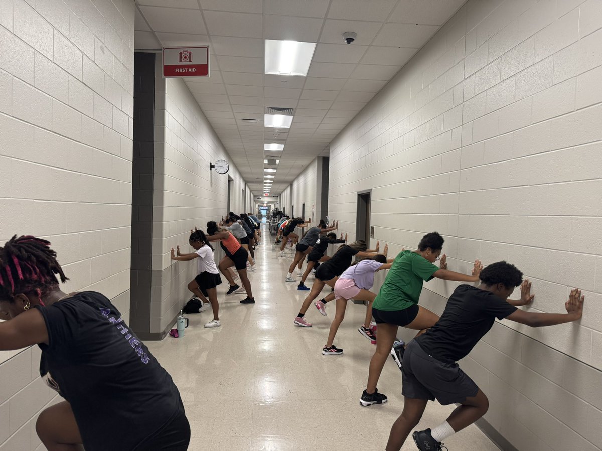 Doesn’t matter the weather, the Lady Lions are still working! ☔️⛈️

We’re getting better EVERY DAY! #LionNation