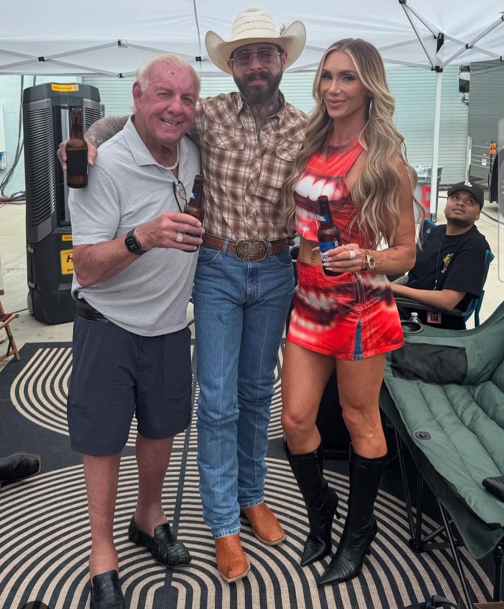 La Bayuncada Cyan ® 🤡 (@labayuncadacyan) on Twitter photo El famoso ex luchador miembro del salón de la fama de la WWE Rick Flair Y su hija Charlotte Flair, han mencionado en redes sociales sentirse atraídos por invertir en el área de SAO.
Ya se reunieron con el Alcalde Mico Cholco <a href="/JorgeCastro_SAO/">Jorge Castro</a> para discutir futuros proyectos. El famoso ex luchador miembro del salón de la fama de la WWE Rick Flair Y su hija Charlotte Flair, han mencionado en redes sociales sentirse atraídos por invertir en el área de SAO.
Ya se reunieron con el Alcalde Mico Cholco <a href="/JorgeCastro_SAO/">Jorge Castro</a> para discutir futuros proyectos.