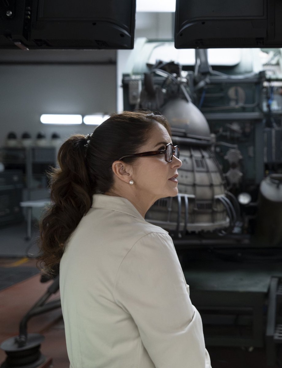 No manches Lucero científica es todo lo que está bien en este mundo, que mujer tan especial, te amamos Nora 😍😍
#NuestrosTiempos 
LUCERO EN NETFLIX