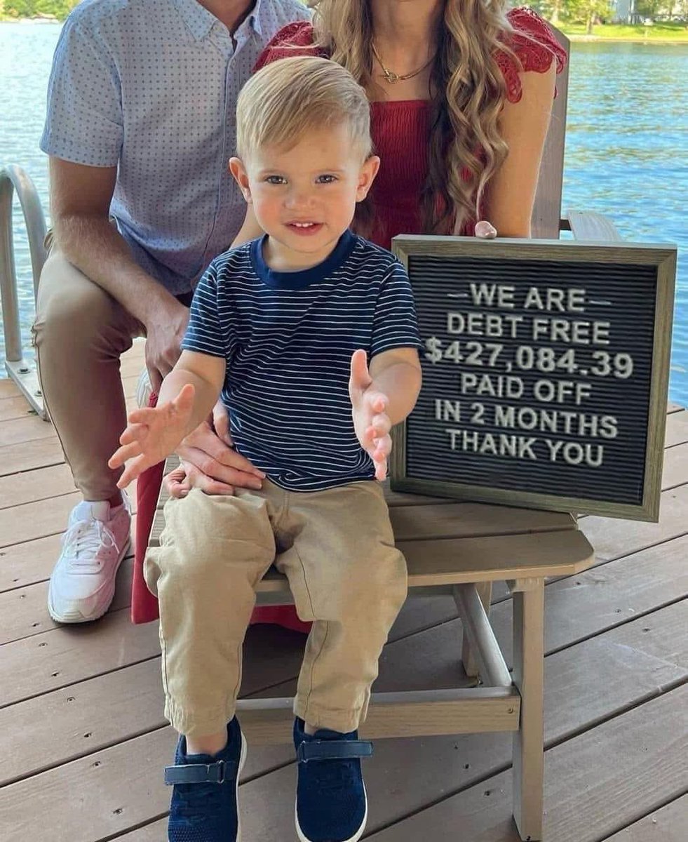 cali___z's tweet photo. Meet the unstoppable power couple, Lorrie and Brian,along with their adorable son Jonathan! Congratulations 🎉 to them as they just achieved an incredible milestone by paying off a whopping $427,000 of debt in just two months! #Bitcoin #SolanaMemeCoin #CryptoRewards #CrypInvestor https://t.co/8ExKMNH0Tb