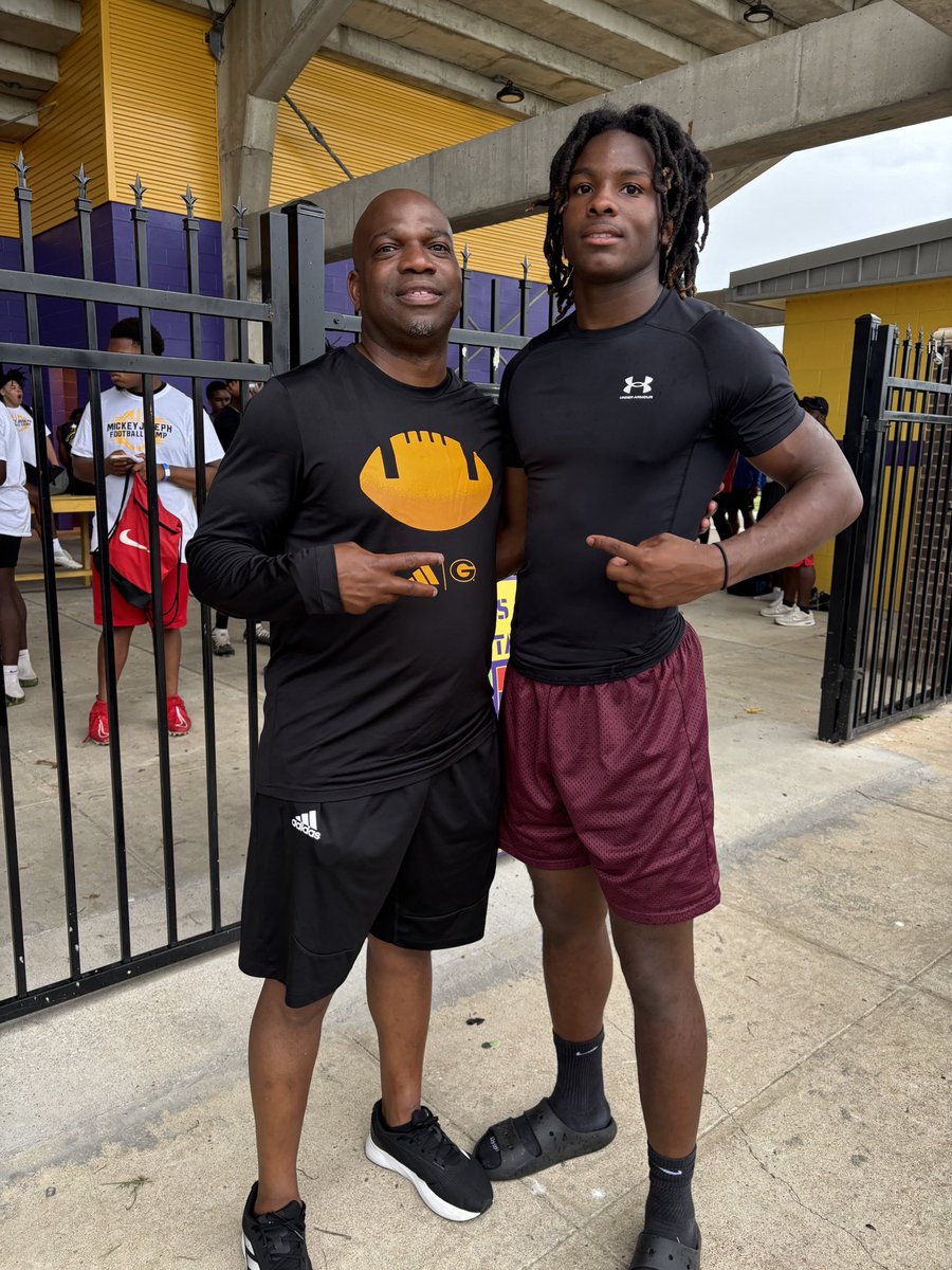 Sykes aymaud (@aymaud_s1) on Twitter photo I had a amazing camp and visit at <a href="/GSUFootball01/">Grambling State Football 🐯</a> Really loved talking to <a href="/KrisPeters06/">COACH KRIS PETERS</a> and <a href="/coach_JIvy/">Coach Ivy</a>
I am really blessed to say I have a offer from <a href="/GSUFootball01/">Grambling State Football 🐯</a> Will be back soon
@KrisPeters06@coach_JIvy <a href="/CoachTVessel/">Tyrin Vessel 🃏</a> I had a amazing camp and visit at <a href="/GSUFootball01/">Grambling State Football 🐯</a> Really loved talking to <a href="/KrisPeters06/">COACH KRIS PETERS</a> and <a href="/coach_JIvy/">Coach Ivy</a>
I am really blessed to say I have a offer from <a href="/GSUFootball01/">Grambling State Football 🐯</a> Will be back soon
@KrisPeters06@coach_JIvy <a href="/CoachTVessel/">Tyrin Vessel 🃏</a>
