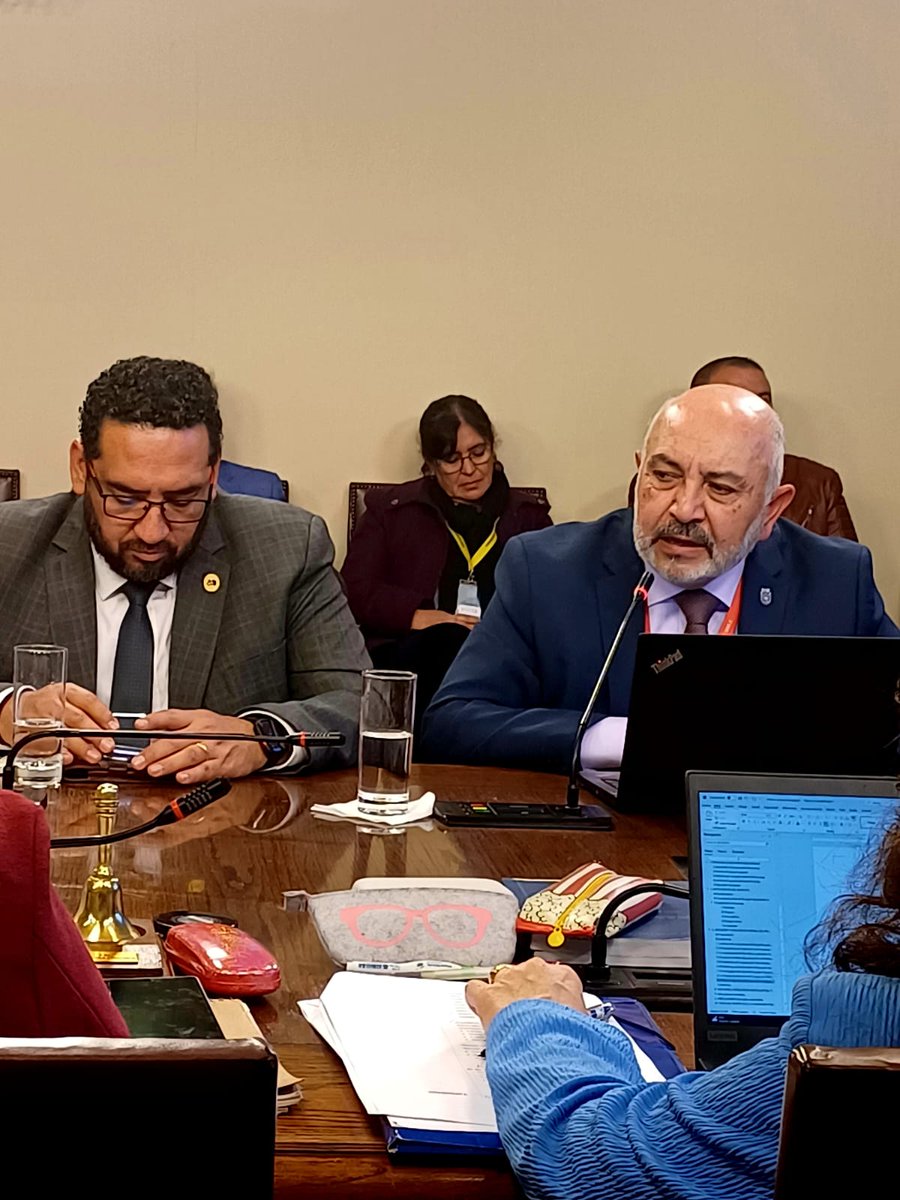 🔘DESTACAMOS: Ante la Comisión de la Educación de la <a href="/Camara_cl/">Diputadas y Diputados de Chile</a> rectores (as) de la #AUR transmiten sus posturas sobre el proyecto que traería nuevas exigencias para el ingreso a las #pedagogías!! <a href="/ubbchile/">U. del Bío-Bío</a>  <a href="/userena/">U. de La Serena</a> <a href="/UC_Temuco/">UC Temuco</a> <a href="/ucatolicamaule/">U.Católica del Maule</a> 
auregionales.cl/2025/06/11/ant…