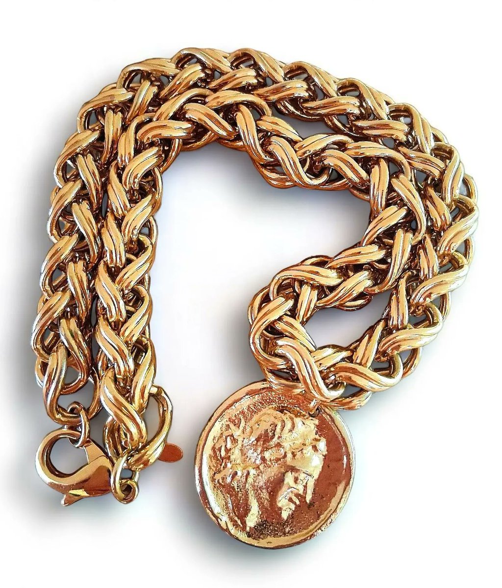 renaissancefai's tweet photo. Chunky Wheat Chain Necklace, AFJ, Heavy, Roman Coin Pendant, Gold Plate, Vintage
https://t.co/zRWYtzEBsh?
#necklace #choker #goldtone #goldplate #chunky #heavy #wheatChain #runway #thickChain #RomanCoin #etruscan #highend #AFC #designer #signed #AmericanFashionJewels #pendant https://t.co/4iYbJPnWik