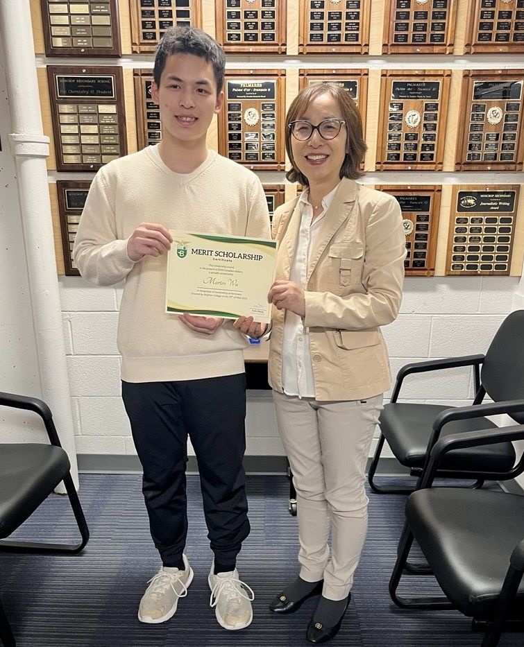 BrightonCol's tweet image. 🎓 This past week, Brighton College had the honour of presenting Moscrop senior Martin Wu with our 💫 Brighton College Merit Scholarship 💫

👏 Congratulations, Martin, on your incredible achievements!