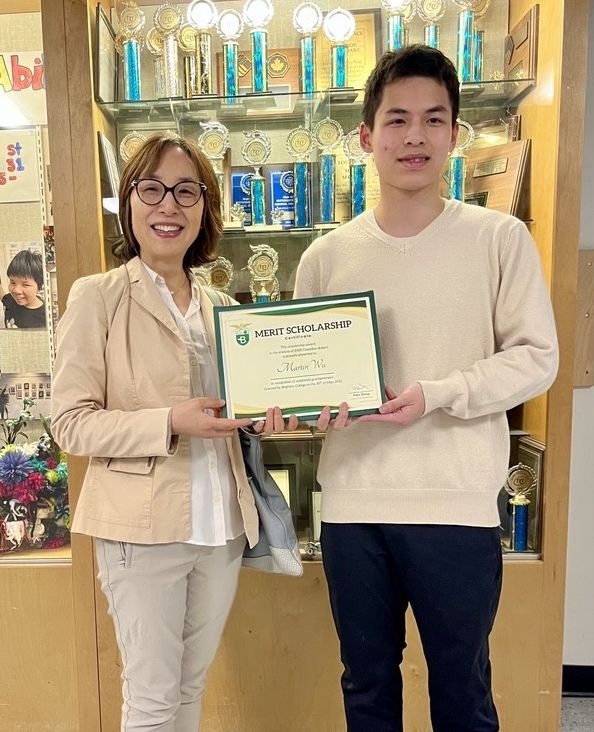 BrightonCol's tweet image. 🎓 This past week, Brighton College had the honour of presenting Moscrop senior Martin Wu with our 💫 Brighton College Merit Scholarship 💫

👏 Congratulations, Martin, on your incredible achievements!