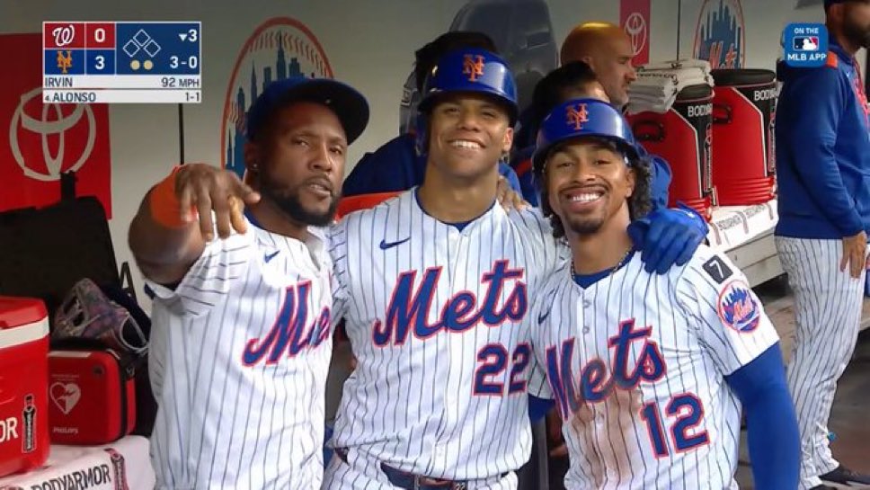 metsbatflip1's tweet photo. Do NOT show this to Michael Kay👍 https://t.co/2QFkTT4VIe