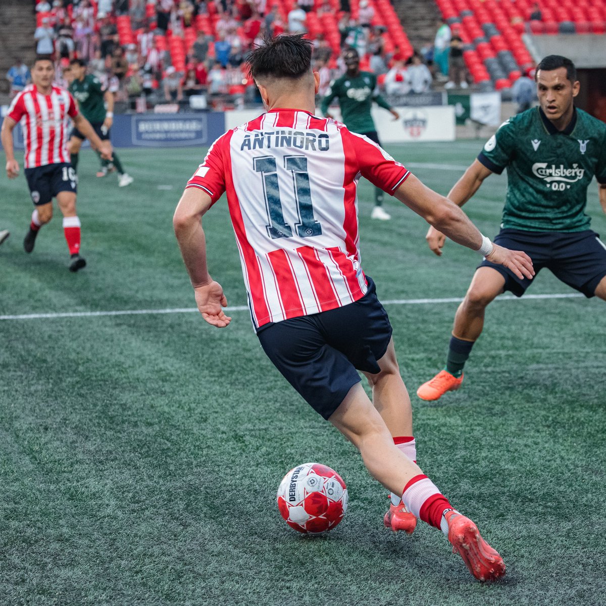 ⏱️45’  Halftime ⏳

Can't keep us down, let's go boys 💪 Second half starts now ✅

🔴⚪️ 2-1 👑

#ForOttawa | #PourOttawa