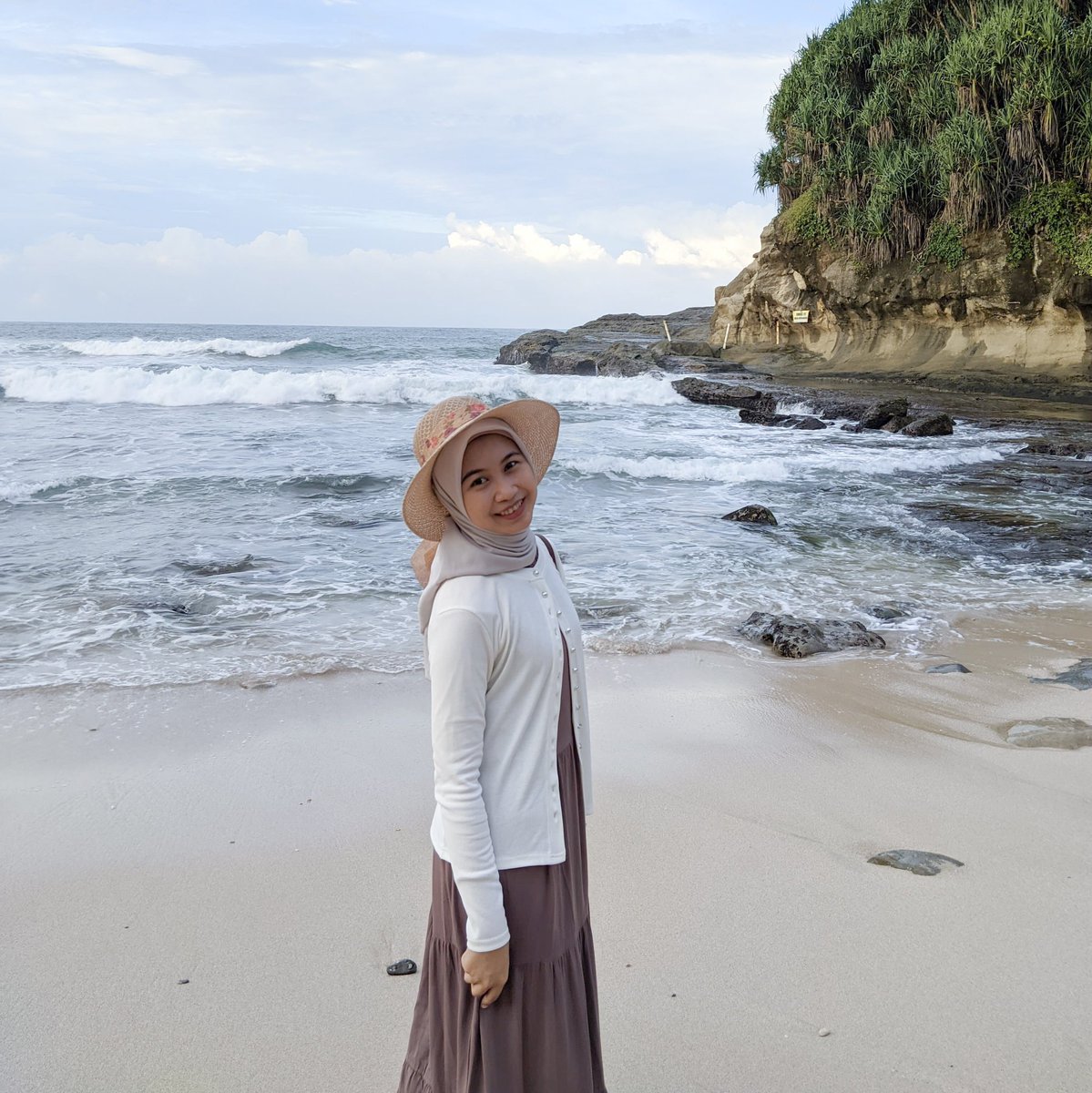 AjengKarunia's tweet photo. #FotoProfilBaru https://t.co/N0mJ6lPl7f