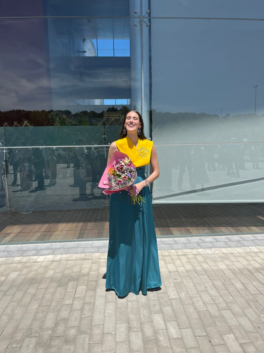 antiaauv's tweet image. Después de defender el TFG hoy... Oficialmente médico🥺🩺